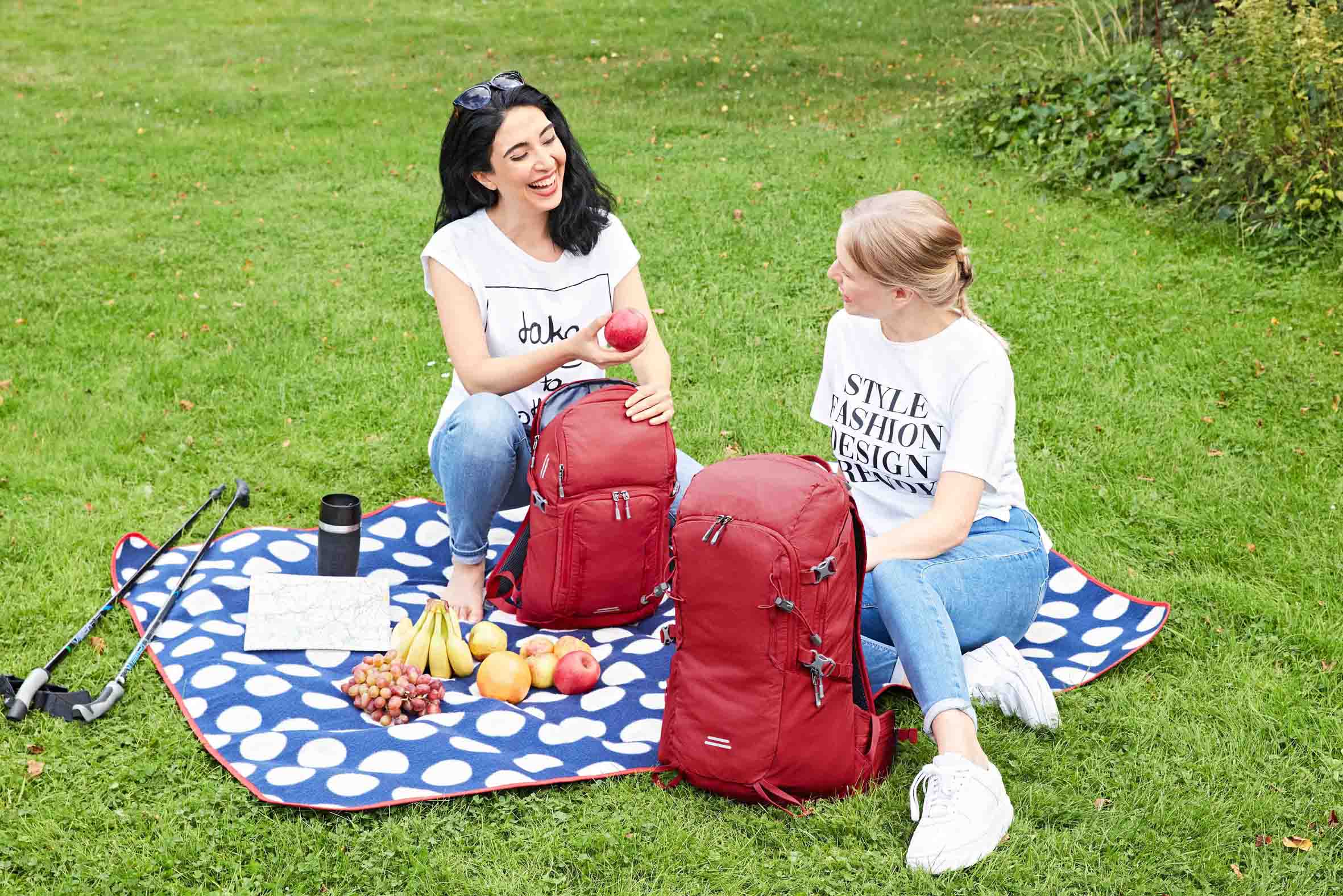 Rucksack OUTDOOR draußen beim Picknick